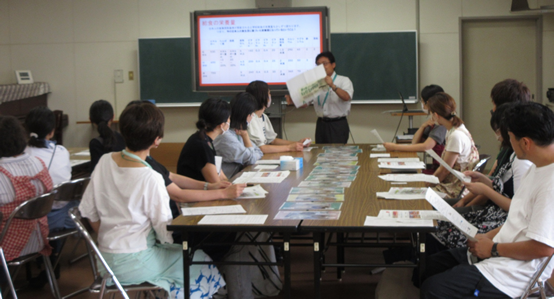 給食試食会に参加